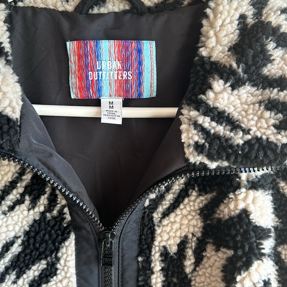 Urban Outfitters Black & White Sherpa Zip Jacket - Picture 3 of 7